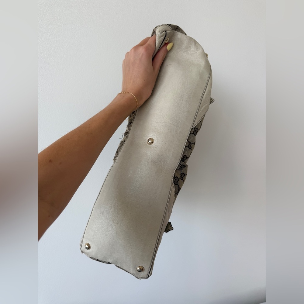 Authentic Vintage Gucci GG Shoulder Bag - Picture 7 of 10